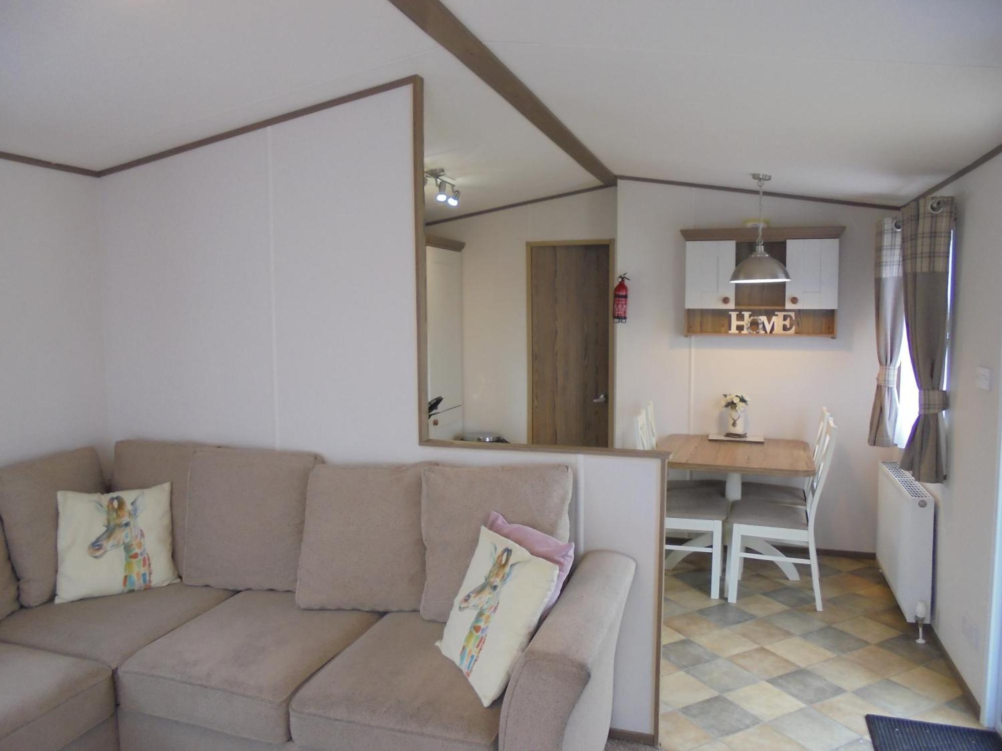 The Grange Ingoldmells: Elan 6 Berth, Central Heated, Wrap Around Decking Экстерьер фото